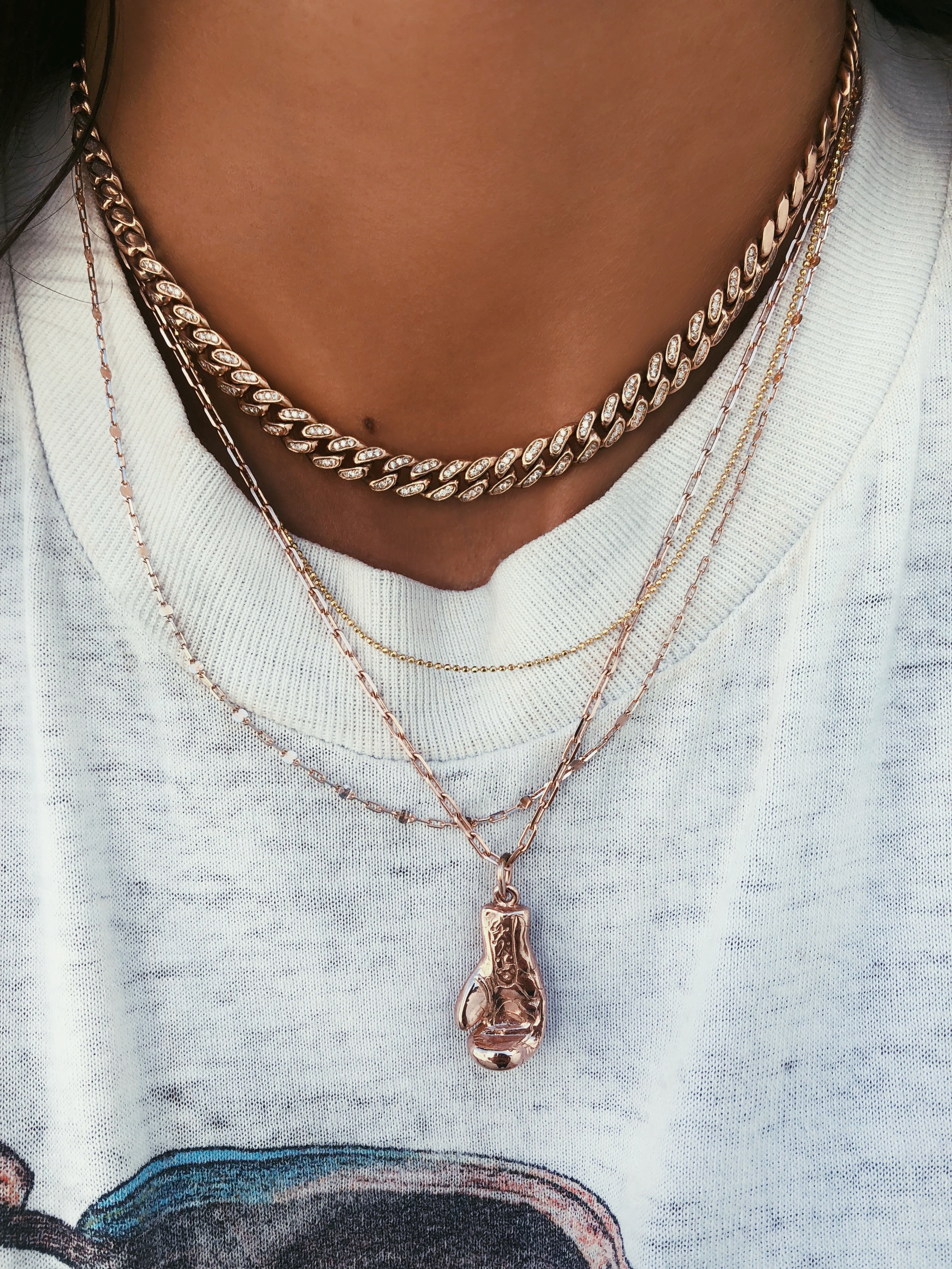 14kt golden glove necklace - Image 4